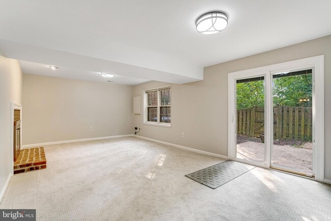 Building Photo - 2131 Kings Mill Ct