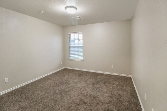 Building Photo - 2111 Scissortail Landing Dr