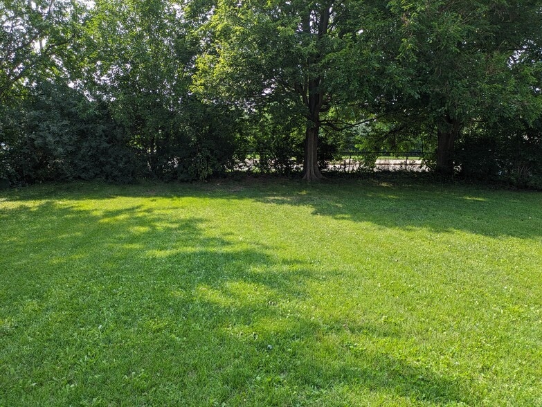 Back yard - 2906 Southbridge Rd