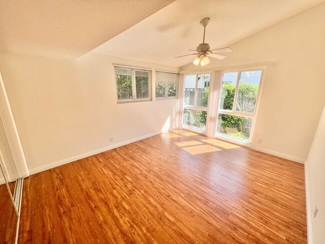Building Photo - Spacious 3BR Single-Story Residence | Central Air, Fireplace, Private Backyard Retreat