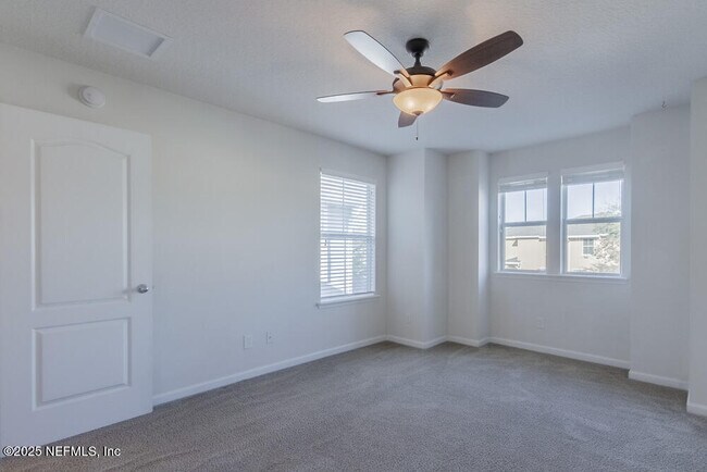 Building Photo - 2374 Red Moon Dr
