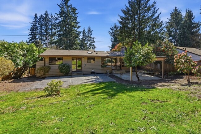 Building Photo - 3bd/2ba Bellevue Home