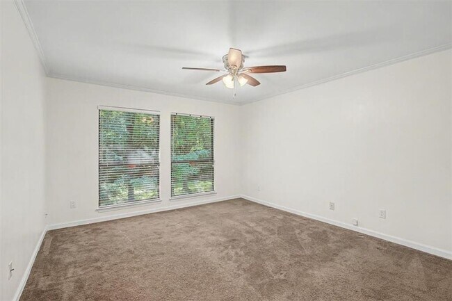 Building Photo - 6350 Hawthorne Terrace