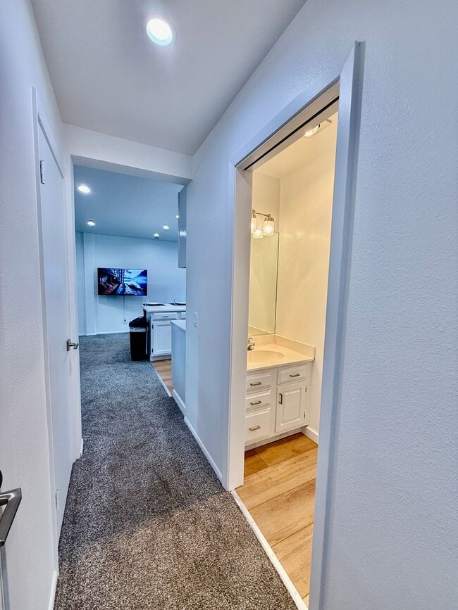 Building Photo - 41 Ridgecrest Dr