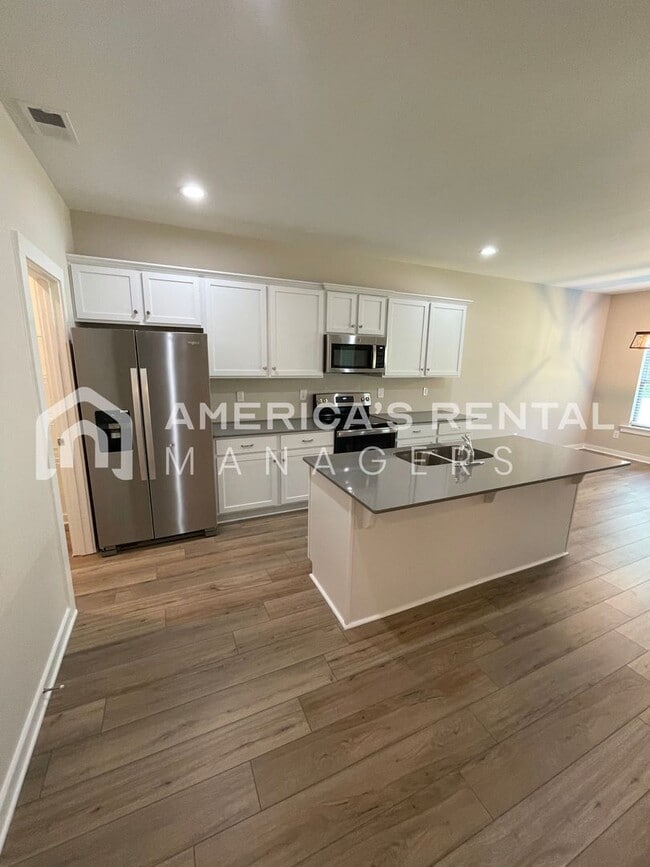 Building Photo - 459 Troubadour Ln