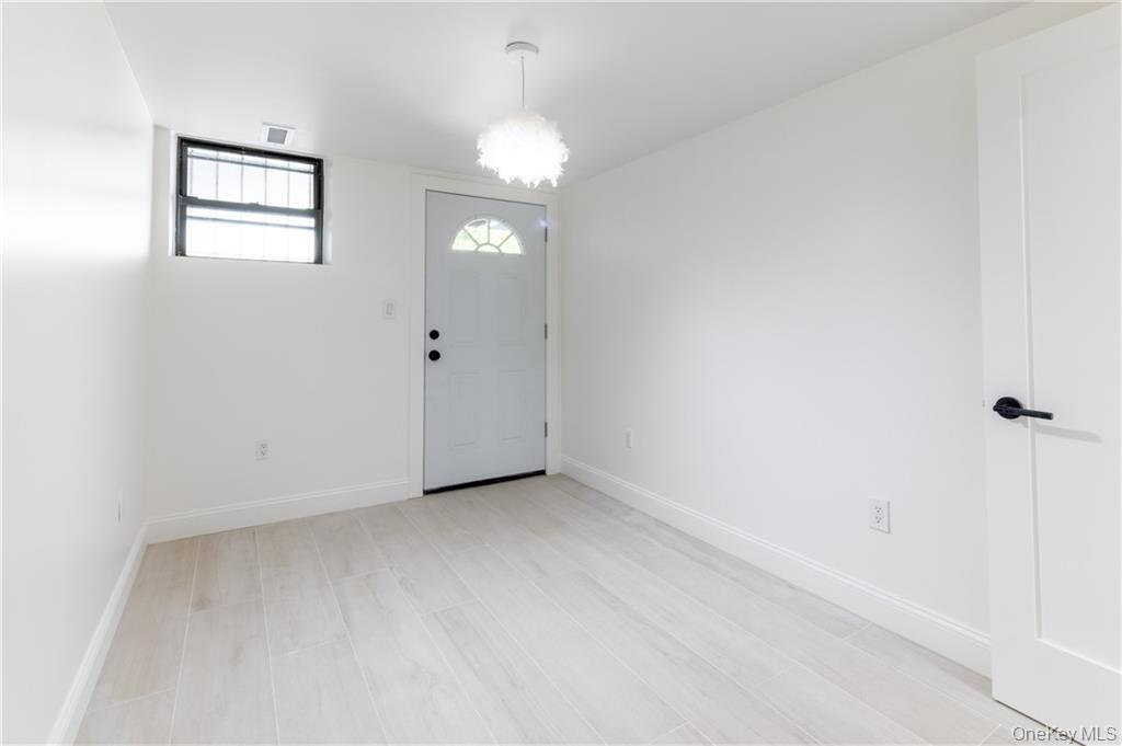 Building Photo - 1231 Putnam Ave