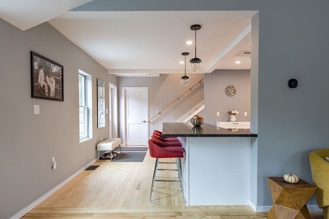 Building Photo - 136 Topsfield Rd