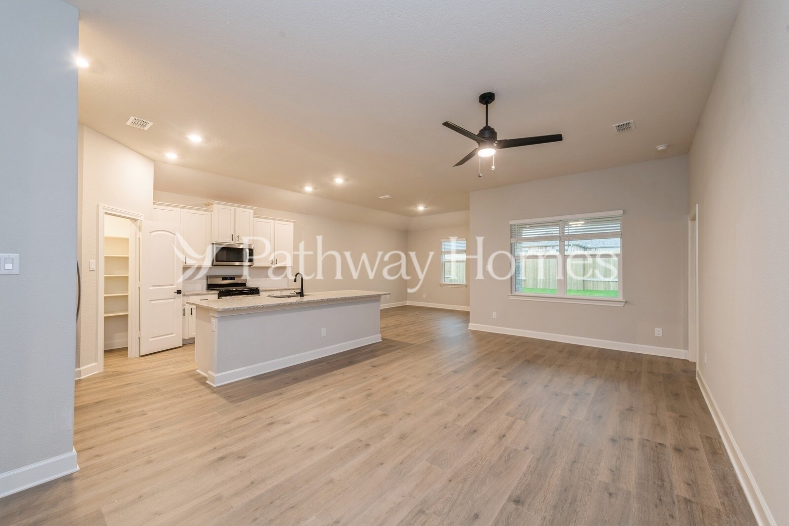 Building Photo - 624 Brookside Dr