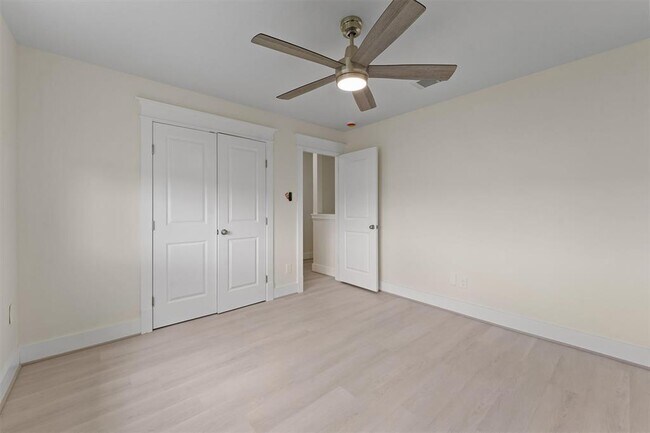 Building Photo - 1430 Suffield Ct