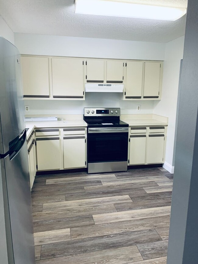 Building Photo - 200 St Andrews Blvd