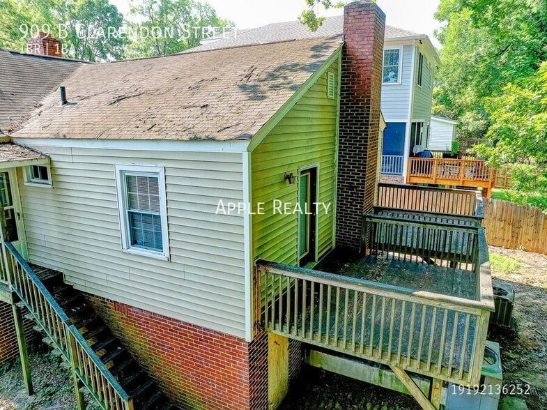 Building Photo - 909 Clarendon St