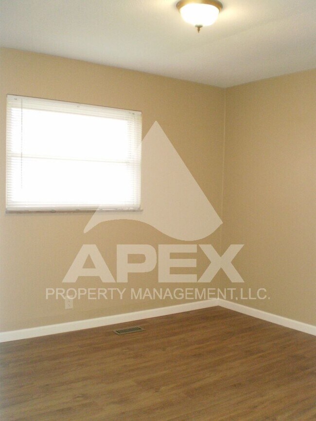 Building Photo - 312 Watauga Dr