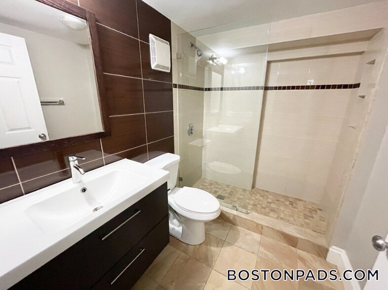 Building Photo - 51 Greenwich St