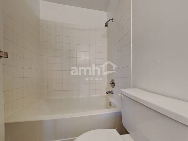 Building Photo - 1186 Blackburn Dr