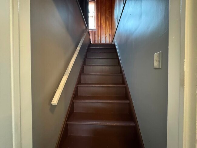 Building Photo - 16242 Bringard Dr