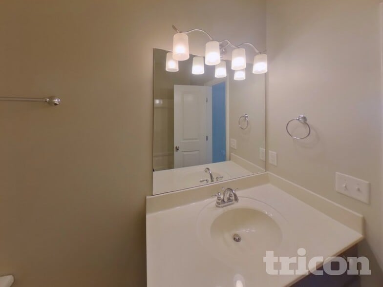 Building Photo - 2165 Cason Ln