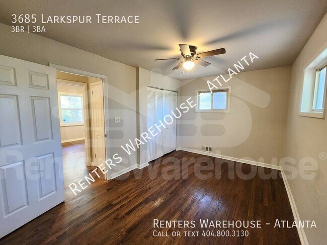 Building Photo - &quot;Modern Elegance Meets Comfort: Your ...