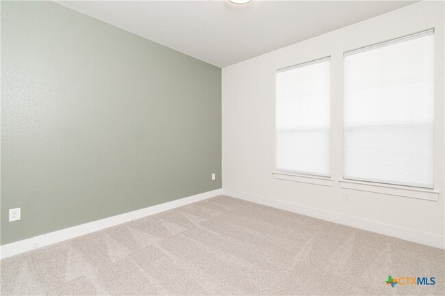 Building Photo - 308 Saturnia Dr