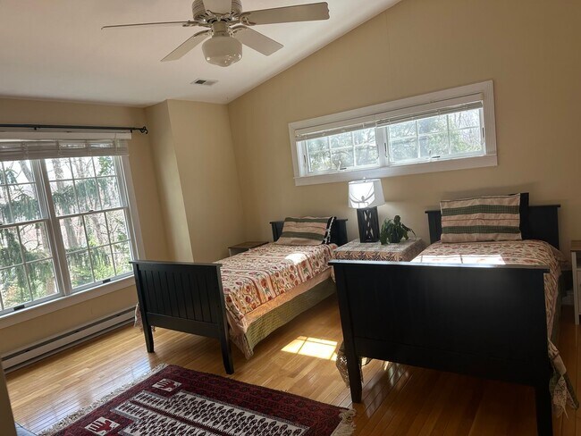 Building Photo - Beautiful Annapolis Home