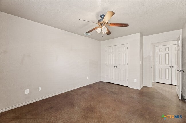 Building Photo - 609 Karey Dr