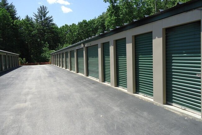 Building Photo - 96 Powers St