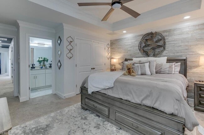 Building Photo - 377 Leeland Ave