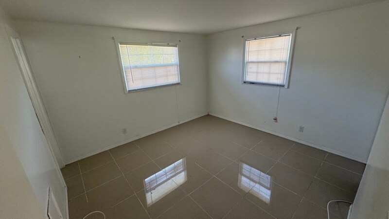 Building Photo - 6980 82nd Ave N