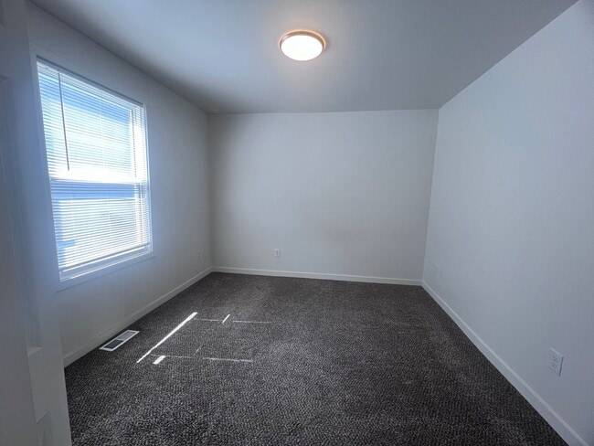 Building Photo - Charming 3-Bedroom Home in Grand Rapids!