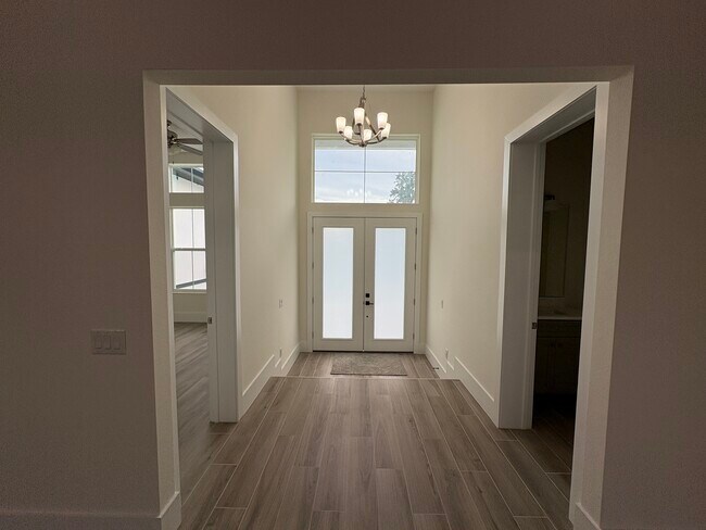 Building Photo - 555 Sanctuary Golf Pl