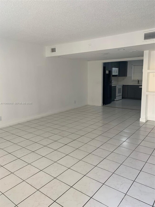 Building Photo - 6520 SW 41st St