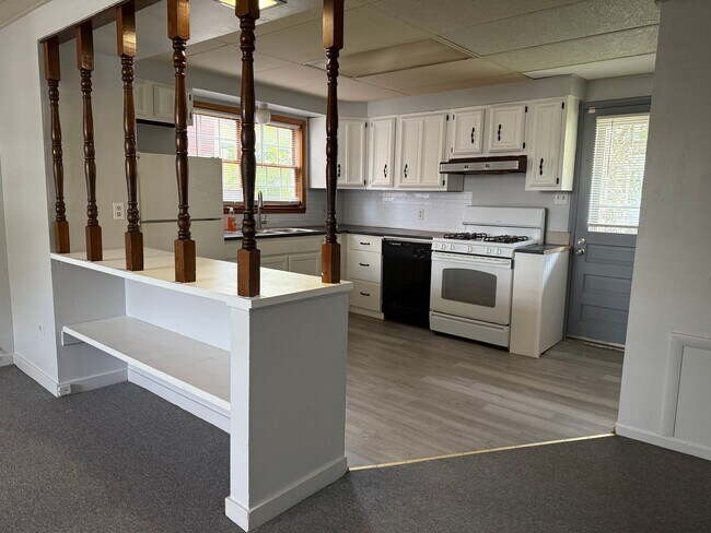 Building Photo - 113 Line Way