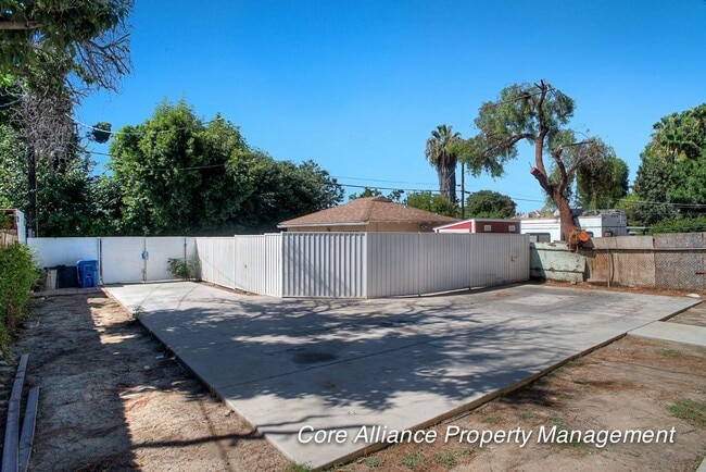 Building Photo - 18538 Nordhoff St