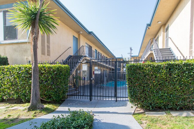 Building Photo - 3439 Vinton Ave