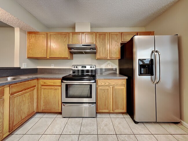 Building Photo - 945 Cherry Point Way