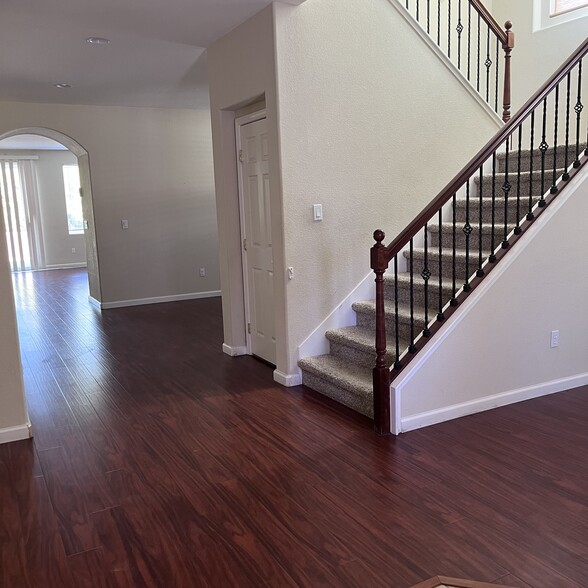 Building Photo - 4029 Aragon Way