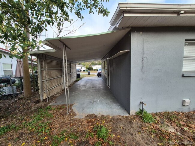 Building Photo - 11 S Barbour St