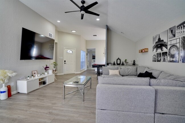 Building Photo - 4010 Oak Terrace Ct