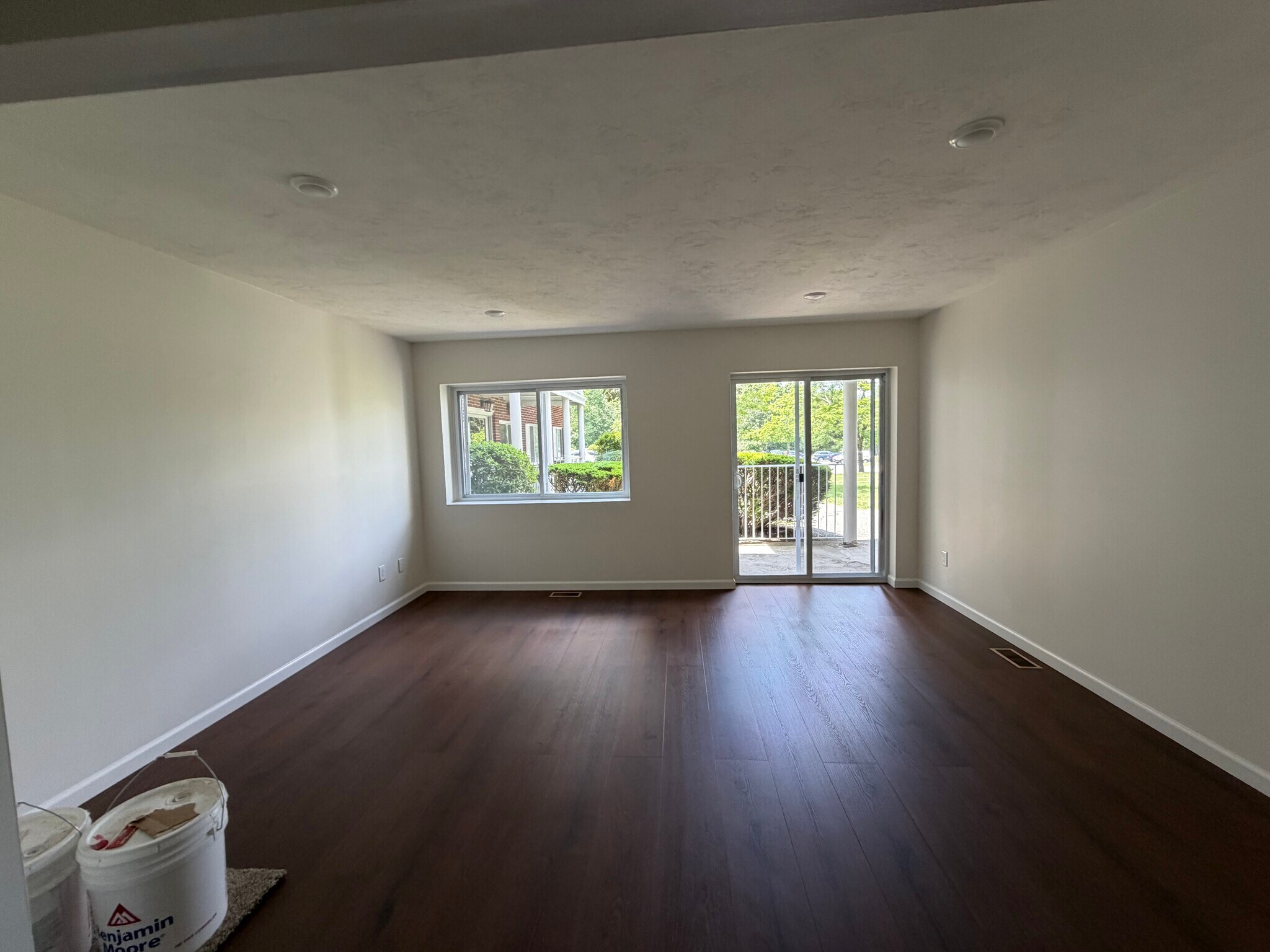 Building Photo - 47 Bayberry Dr