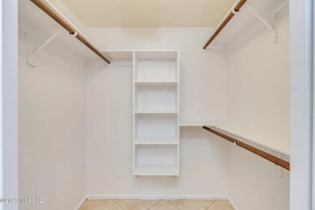 Building Photo - 4461 E Bullrush Ln