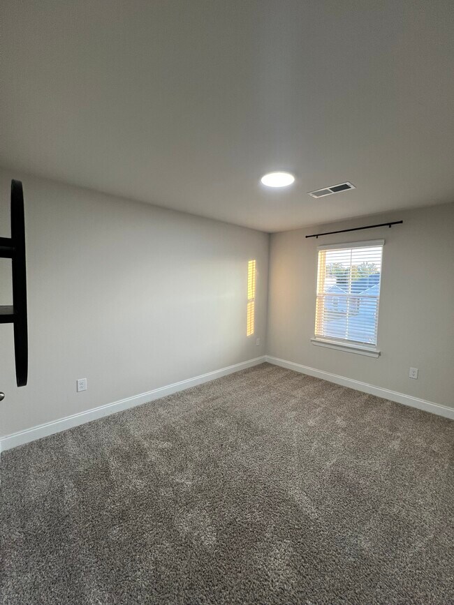 Building Photo - 3630 Mathewson Way