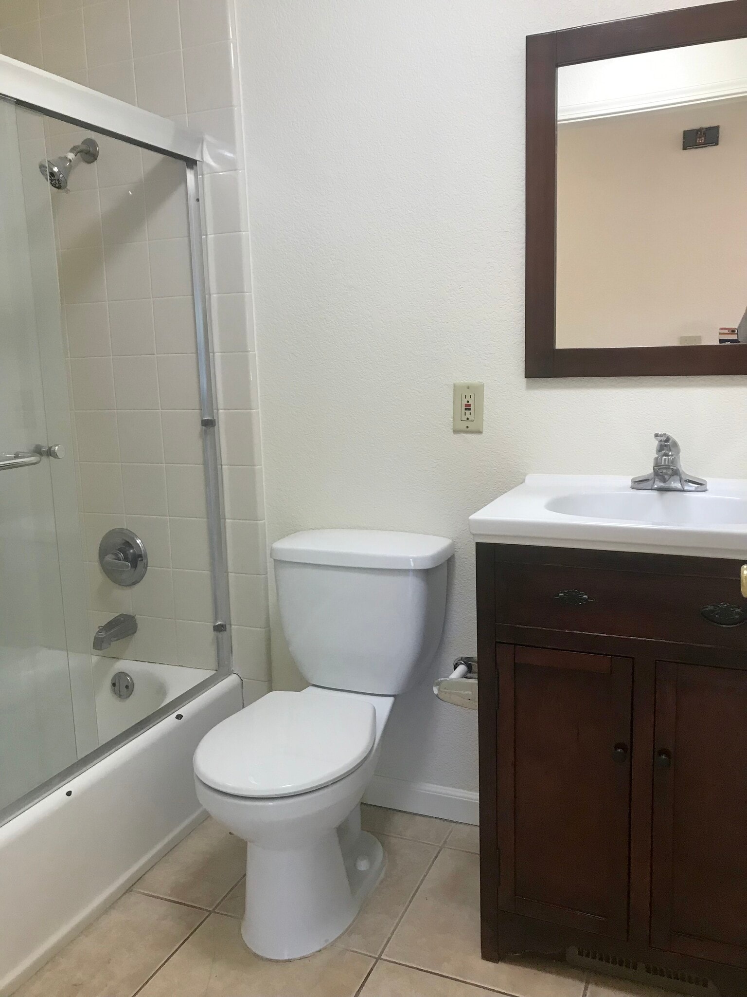 1st bathroom - 1601 E San Fernando St