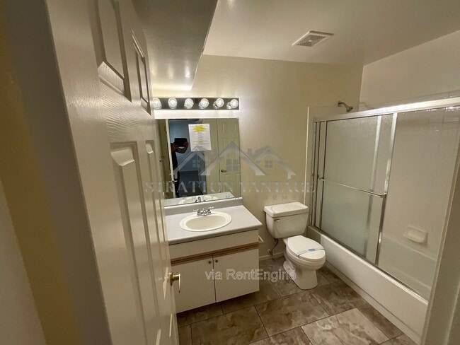 Building Photo - 10401 N 52nd St