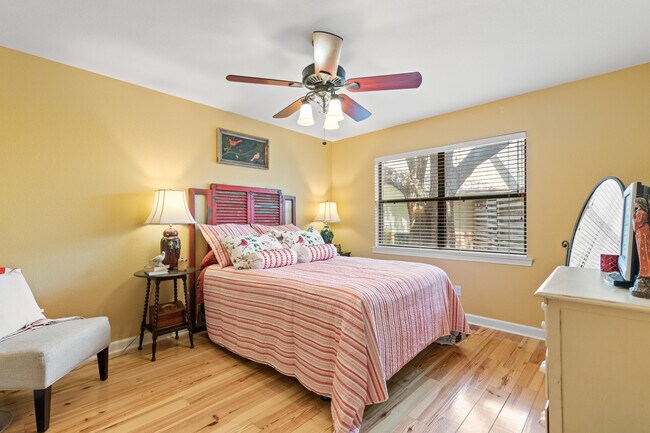 Building Photo - 1224 Deerwood Dr