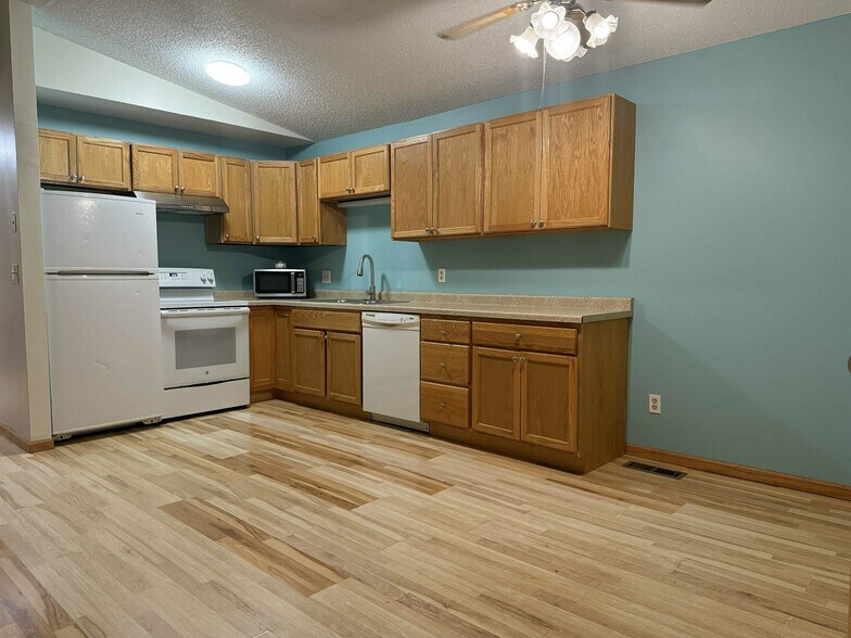 Building Photo - 4488 Cinnamon Ridge Trl