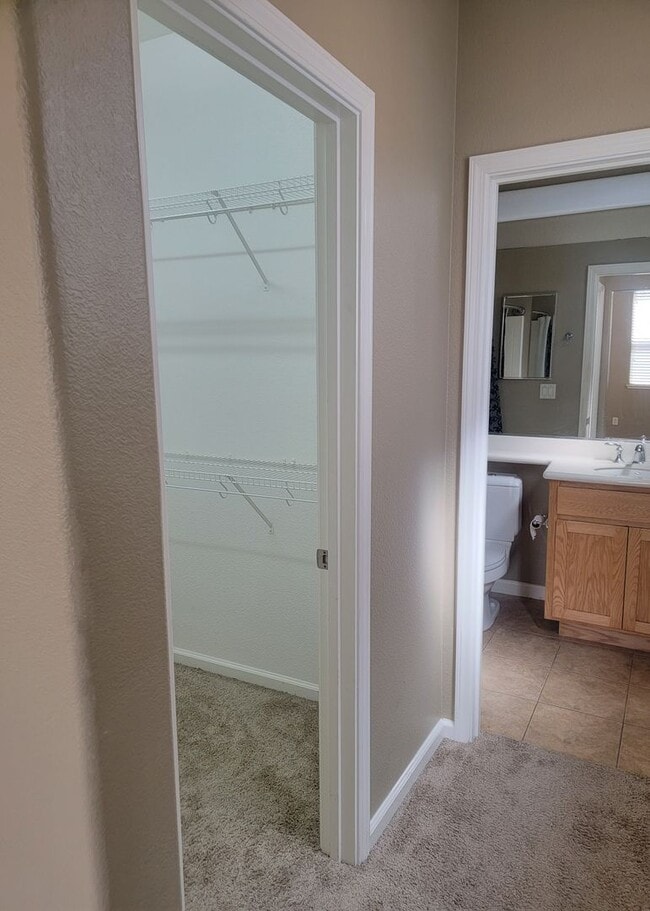 Building Photo - Adorable 2 bedroom 2 bath home