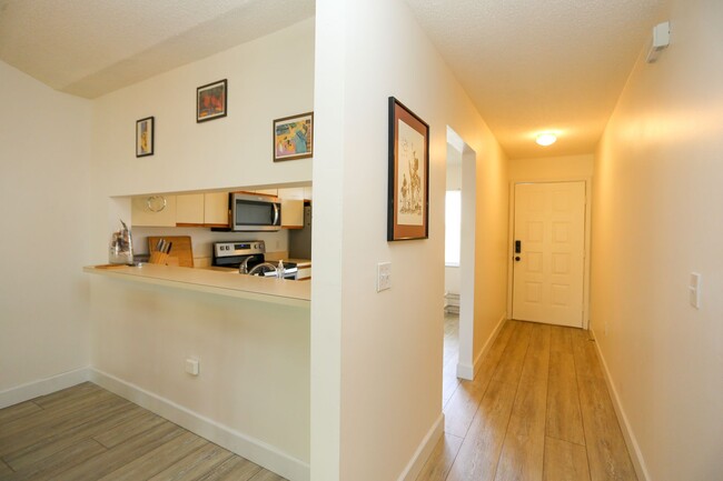 Building Photo - **ANNUAL OR SEASONAL RENTAL**