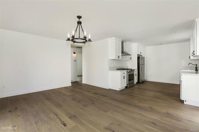 Building Photo - 2 br, 1 bath House - 3020 Wellington Rd