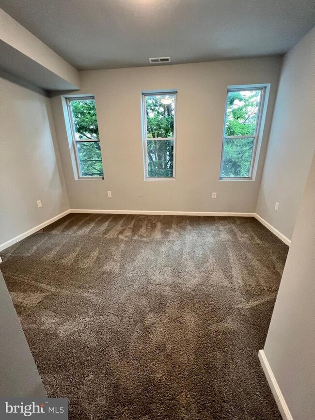 Building Photo - 1107 N Fulton Ave