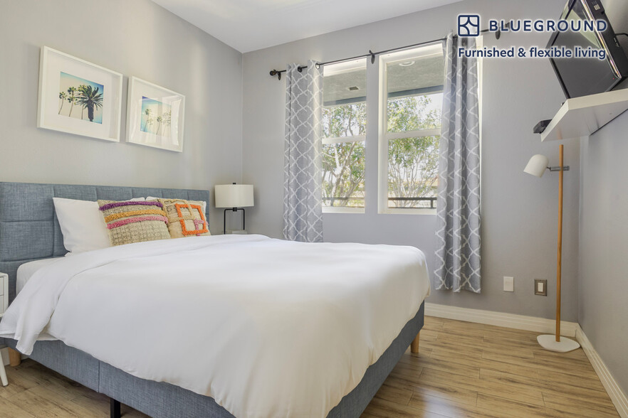 Building Photo - 7100 Playa Vista Dr