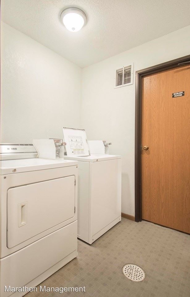 Building Photo - 2505 11th St E